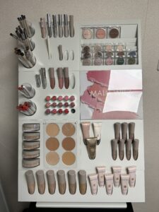 Malu Wilz make-up nieuwe display - Salon Elegance Enschede